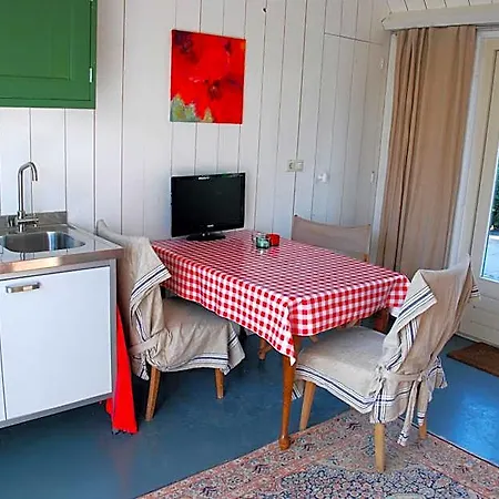 Bed & Breakfast Bed In Waterland Broek in Waterland