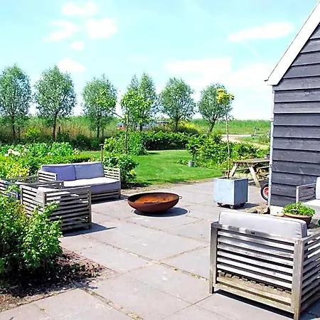Bed In Waterland Bed & Breakfast 4*