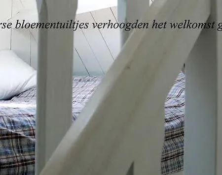 Bed In Waterland Broek in Waterland
