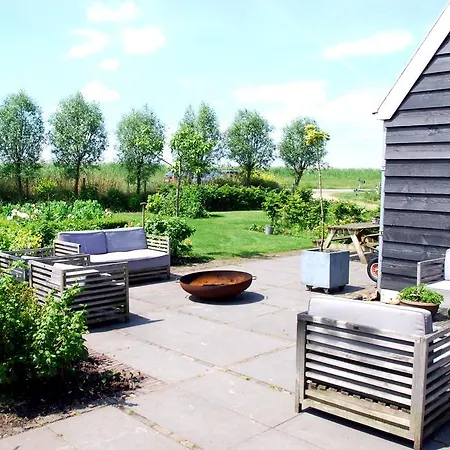 Bed In Waterland